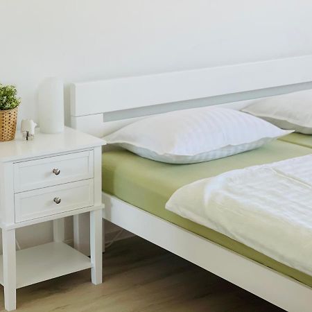 שיבניק Apartment Eleni מראה חיצוני תמונה