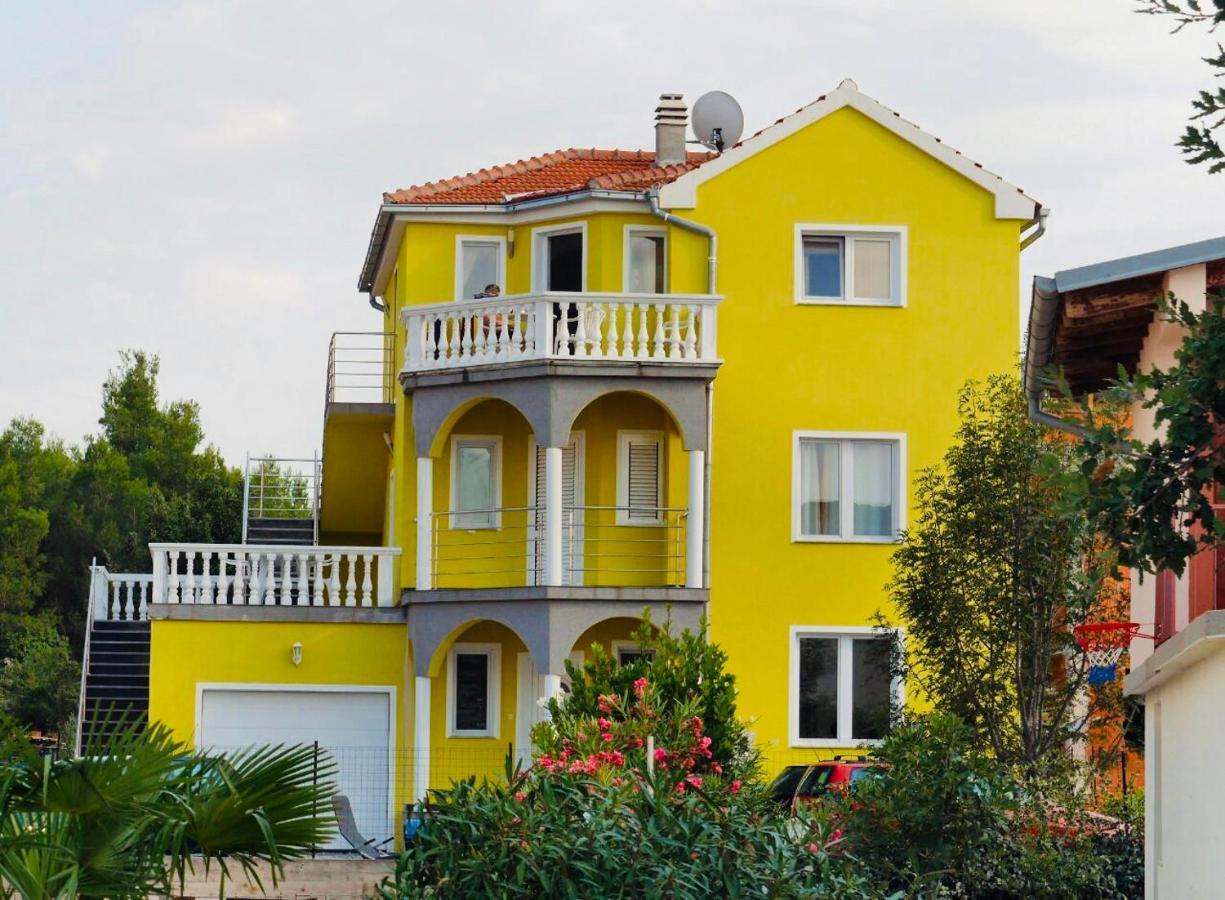 שיבניק Apartment Eleni מראה חיצוני תמונה