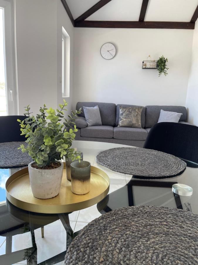 שיבניק Apartment Eleni מראה חיצוני תמונה
