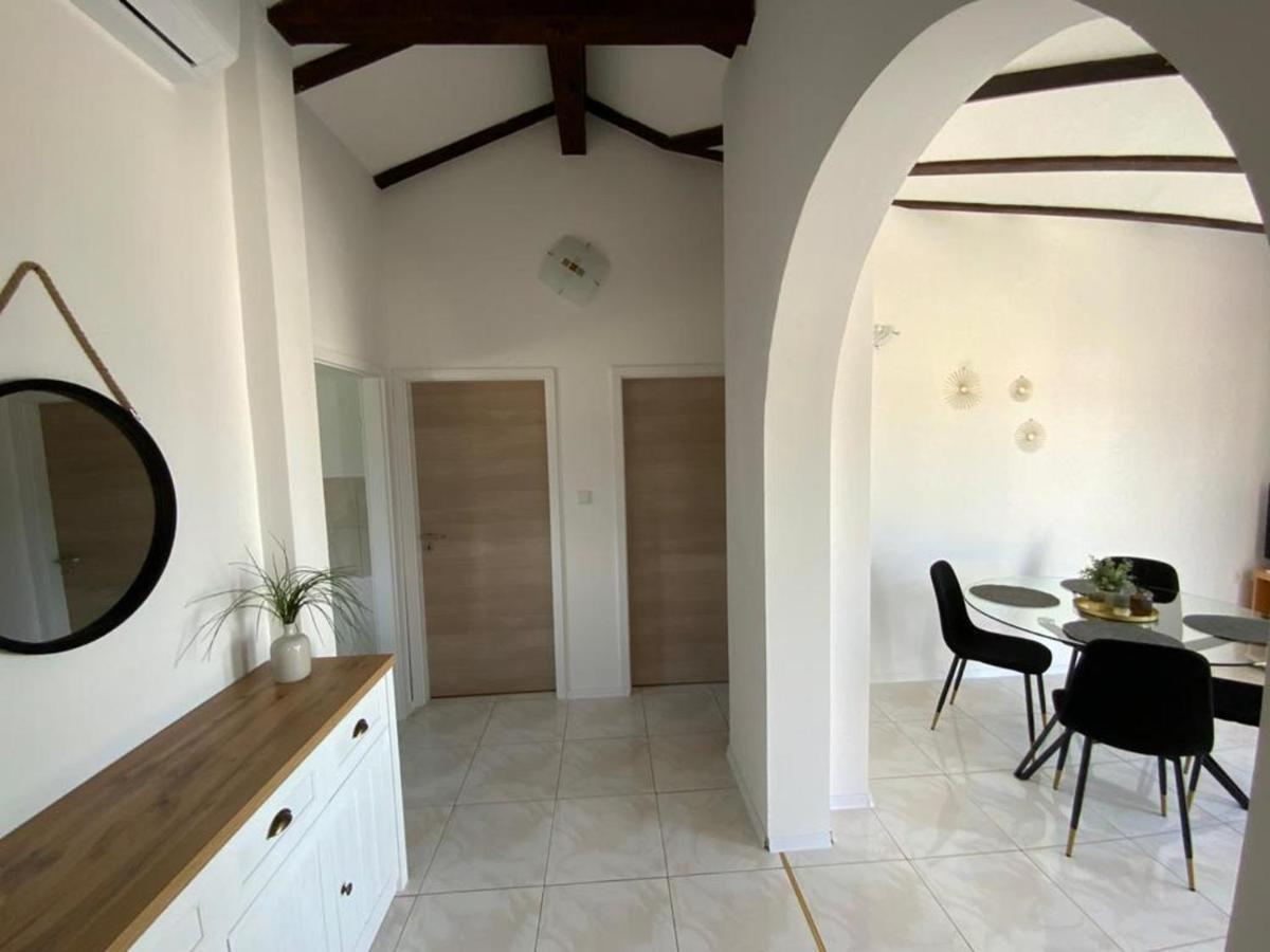 שיבניק Apartment Eleni מראה חיצוני תמונה