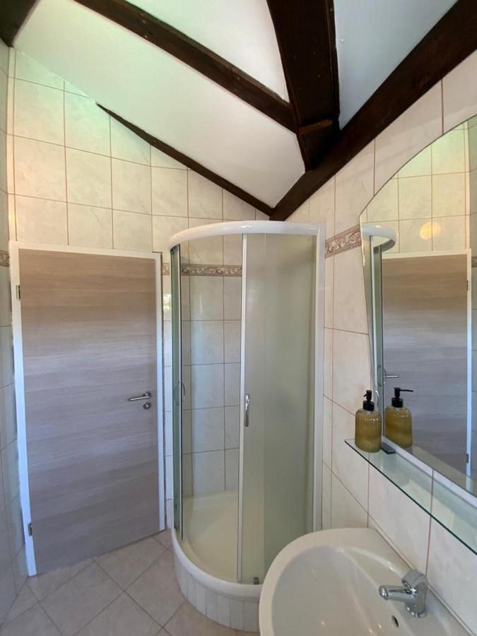שיבניק Apartment Eleni מראה חיצוני תמונה