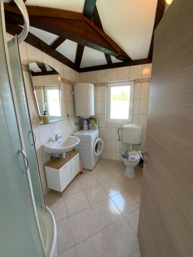 שיבניק Apartment Eleni מראה חיצוני תמונה