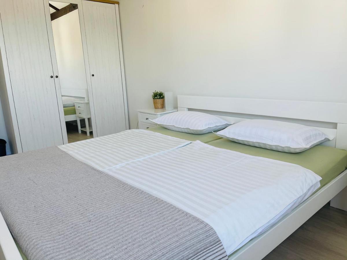 שיבניק Apartment Eleni מראה חיצוני תמונה